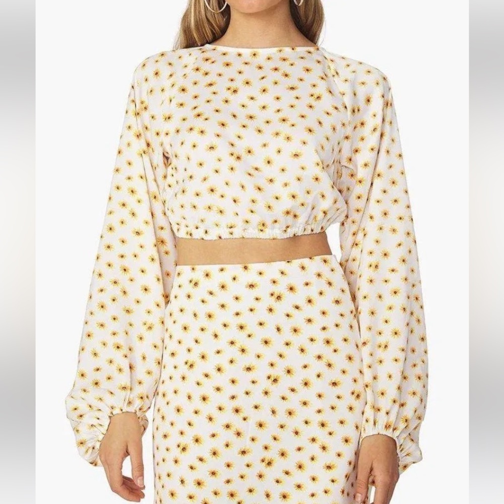 NWT WeWoreWhat Billow Sleeve Ditsy Daisy cutout Floral Bohemian Top XS